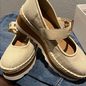 Stylish natural  Platform  Shoes style is Meredith - Chelsea $ Violet 7 1/2   ❤️